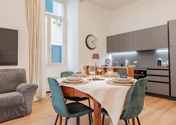 Апартаменты H11 The King's Ariston - Centro Санремо